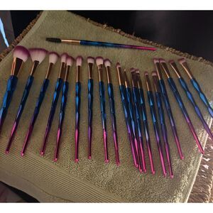 Kolight Pack of 20 Pieces Purple Cosmetic Makeup Brushes Sets